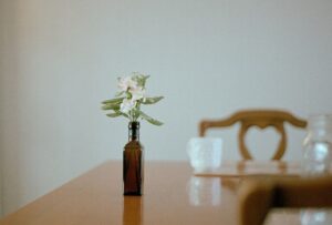 The Aromatic Calendar: Curating Seasonal Home Scents
