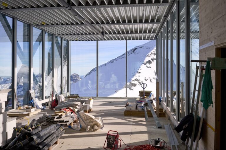 Alpine Summit: Crafting a Fresh Linen Eucalyptus Sanctuary - minimalist alpine interior