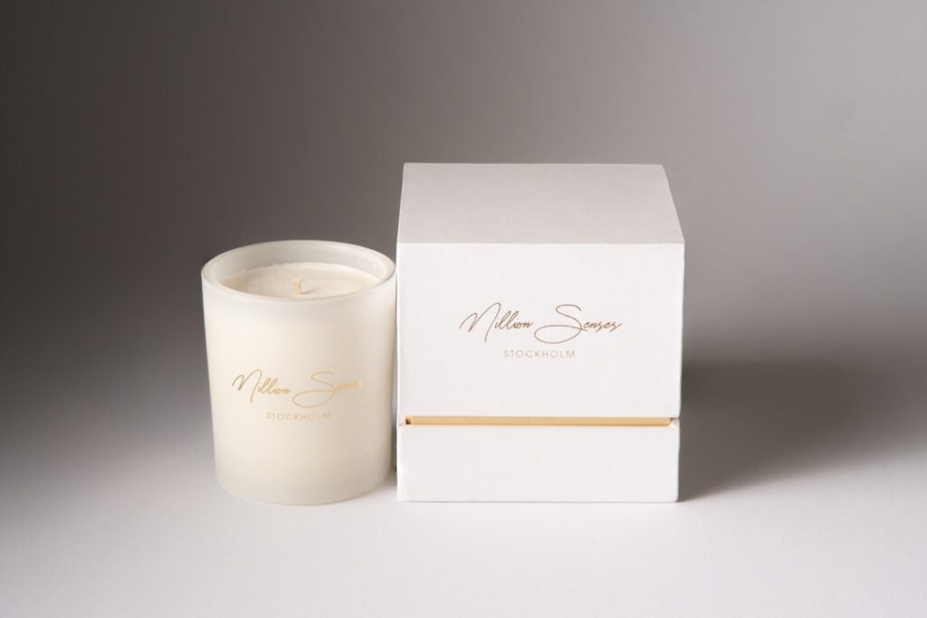Crafting Your Signature Home Scent: A Bon Vivant's Guide - minimalist luxury home interior scent
